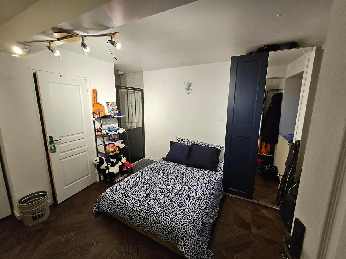 Chez Isa Et Geo Le Studio Jules Laguian-Mazous